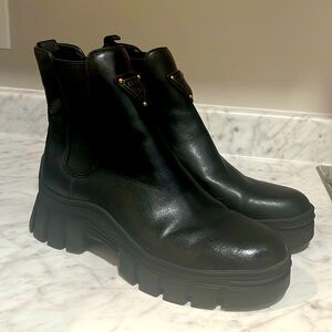 Guess 8.5 Black Boots